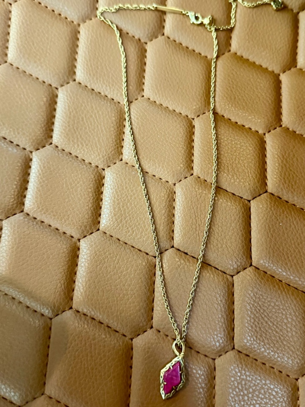 Stunning Kendra Scott Necklace ♥️💫 ! - Picture 2 of 3